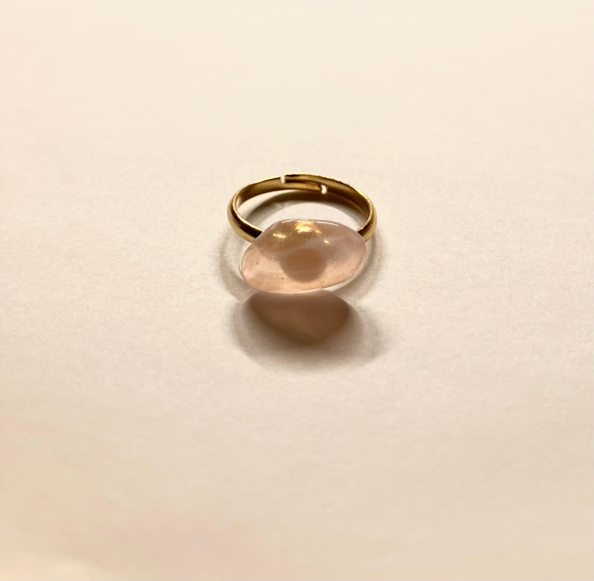 桜貝のピンキーリング　桜貝のサイズ小